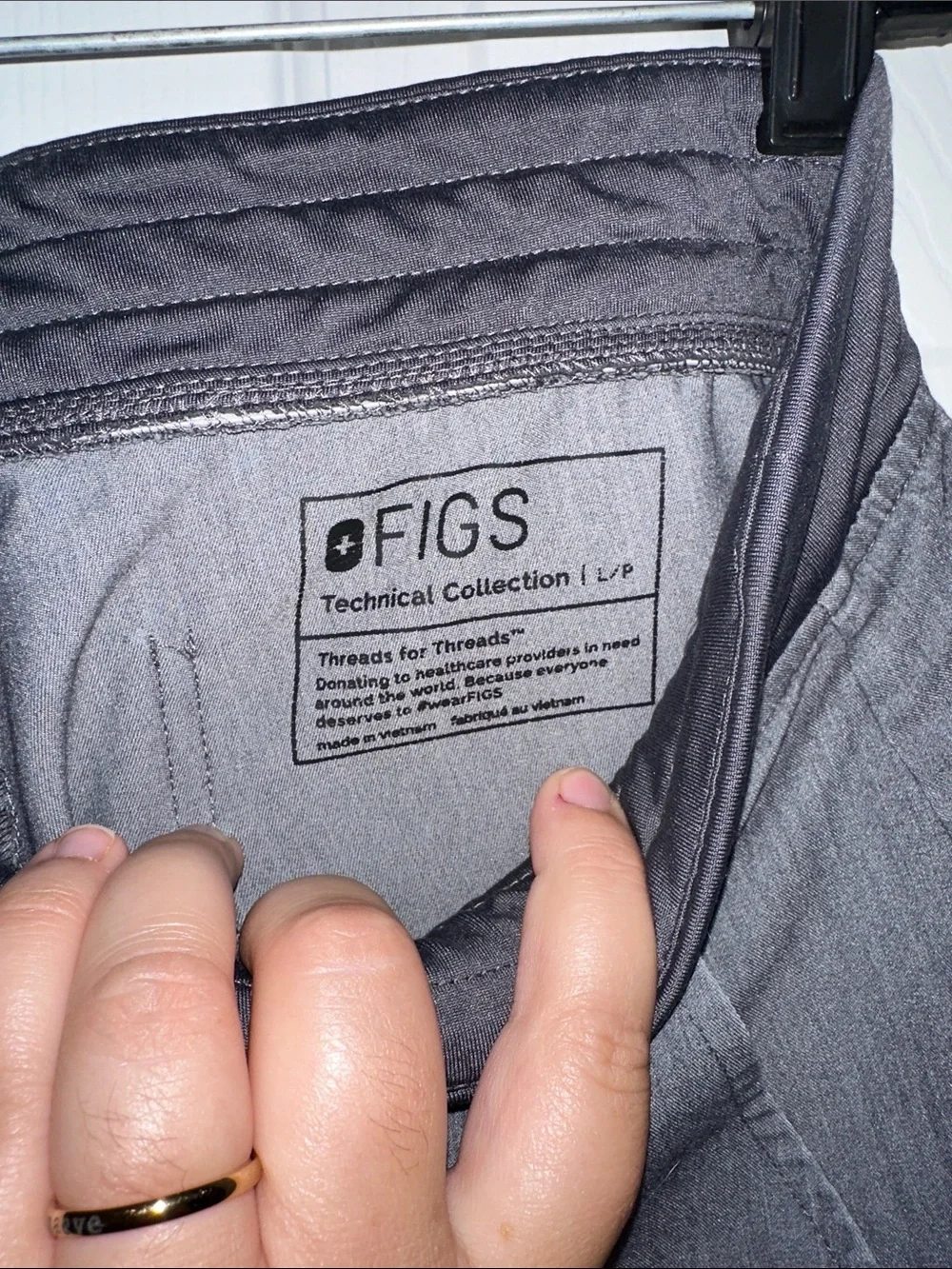 Figs Men's Gray Jogger Scrub Pants & Top Set - Charcoal Gray